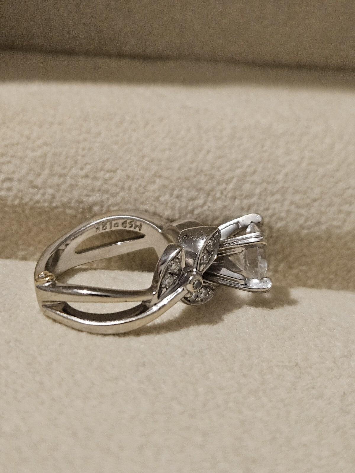 18k Solid White Gold Ring Natural Diamond Round Wedding Estate Sale Size 4