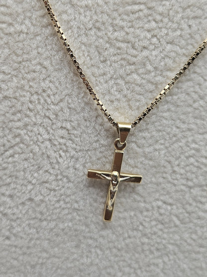 14K yellow gold  dainty chain necklace with cross pendant 21" 4.5 Grams