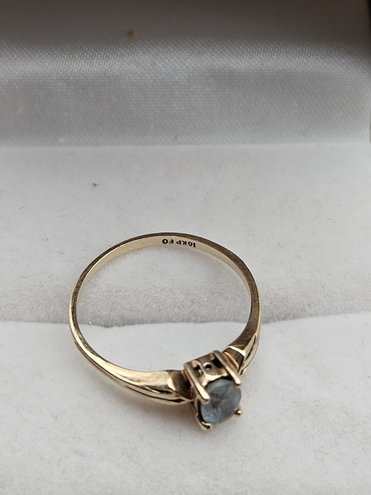 10k Yellow Gold Aquamarine Oval Solitaire Ring Size 5.5 vintage