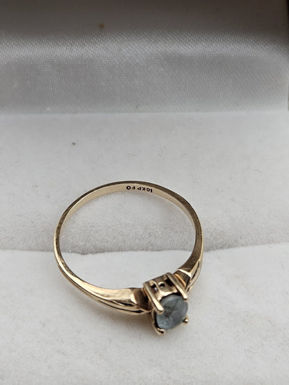 10k Yellow Gold Aquamarine Oval Solitaire Ring Size 5.5 vintage