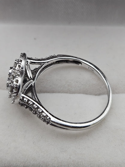 10K White Gold  Diamond Heart Cluster Ring Size 6.5 3 Grams preowned