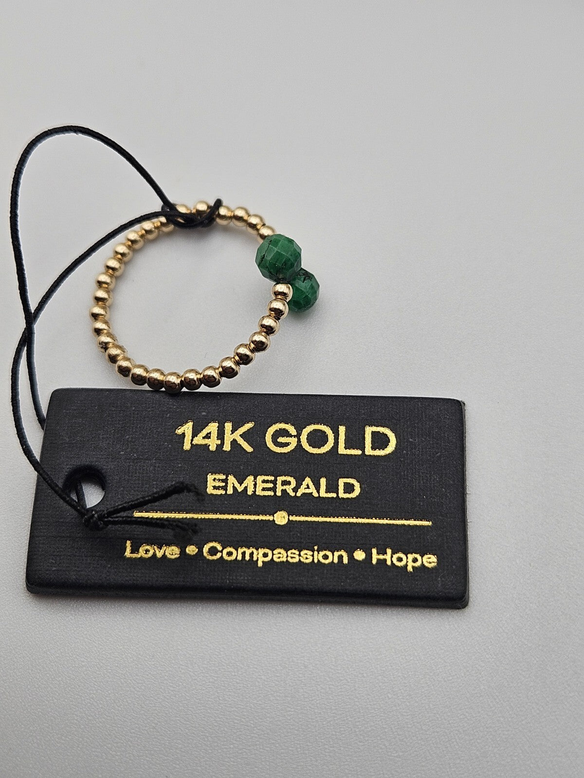 14k ring With Emerald Stone Beads Yellow Gold Size 5 Lightweight