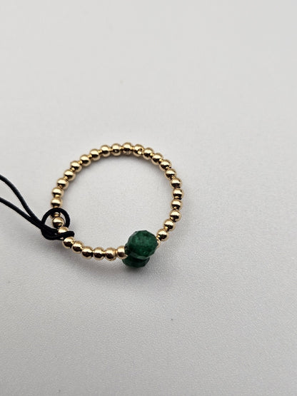 14k ring With Emerald Stone Beads Yellow Gold Size 5 Lightweight