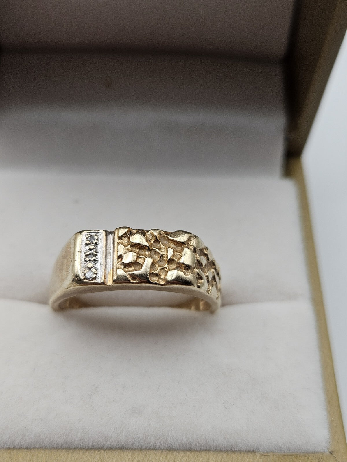 Men’s 10k Gold Nugget And Diamond Ring Size 8.75 4.6 Grams preowned
