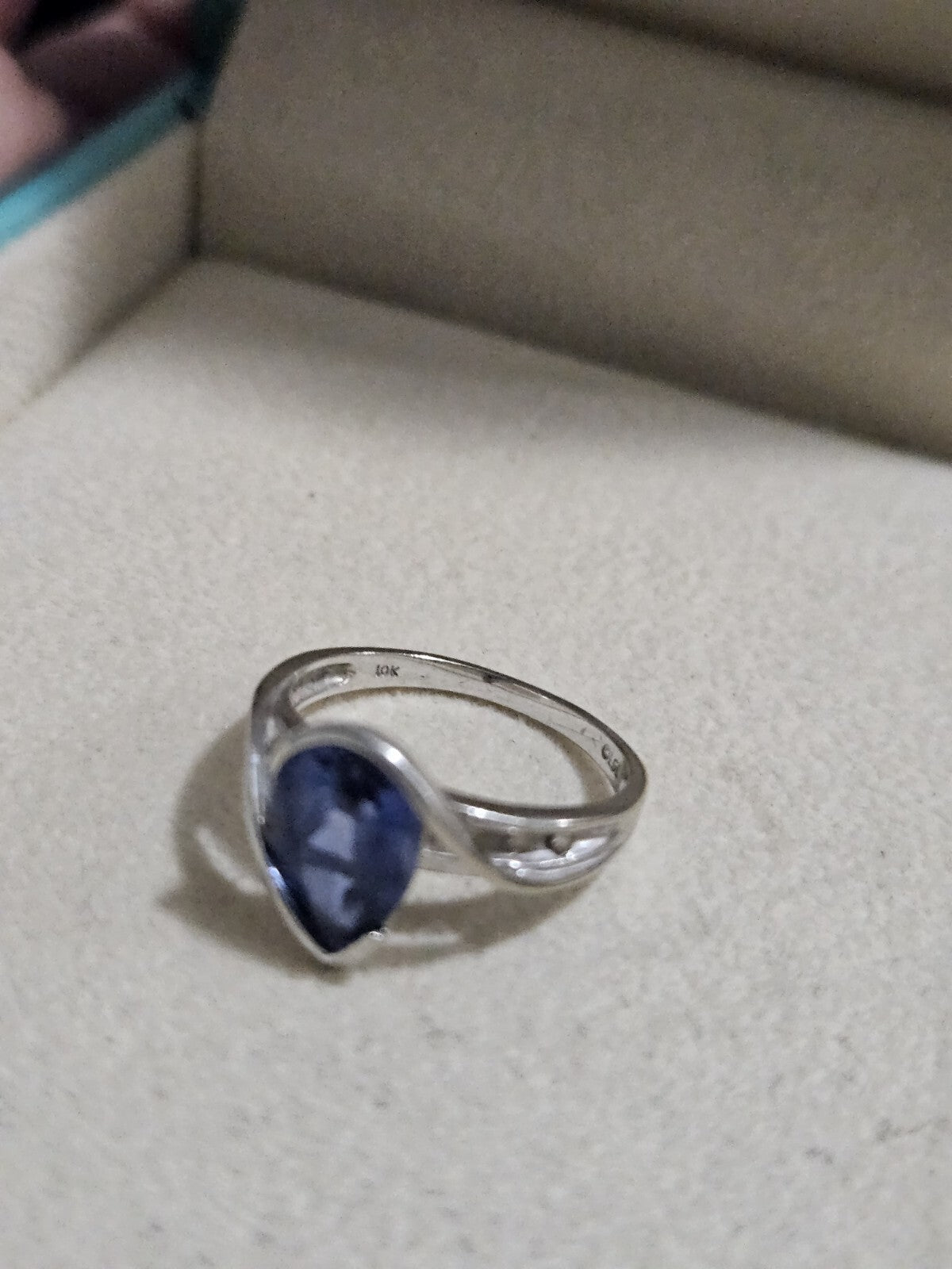 Vintage 10K White Gold Pearshape Blue Stone Ring Jewelery  Size 7 3.1 Grams