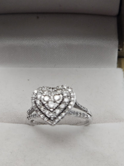 10K White Gold  Diamond Heart Cluster Ring Size 6.5 3 Grams preowned