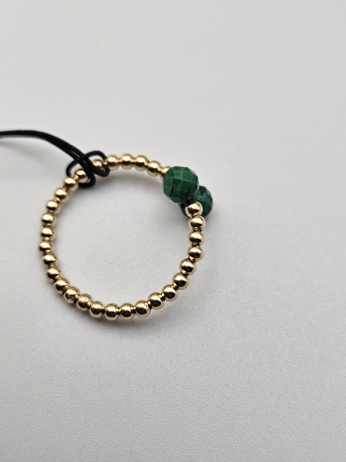 14k ring With Emerald Stone Beads Yellow Gold Size 5 Lightweight