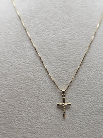 14K yellow gold  dainty chain necklace with cross pendant 21" 4.5 Grams