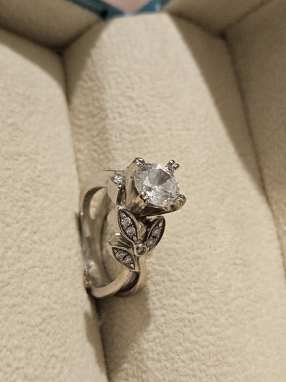 18k Solid White Gold Ring Natural Diamond Round Wedding Estate Sale Size 4
