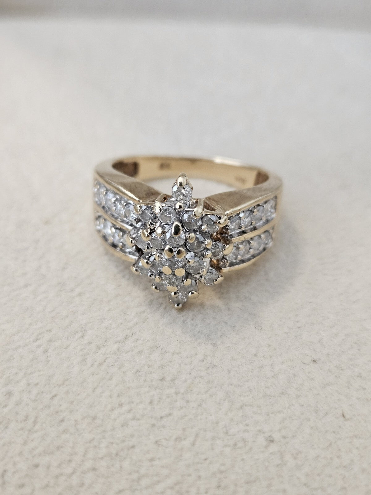 10K Solid Yellow Gold Ring with Round Diamonds Vintage Estate Size 6.5, 5.7 Garm