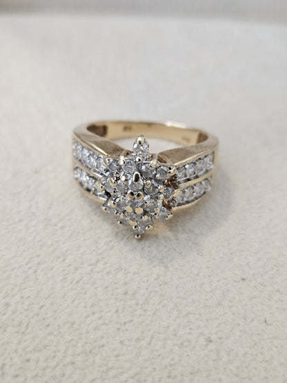 10K Solid Yellow Gold Ring with Round Diamonds Vintage Estate Size 6.5, 5.7 Garm