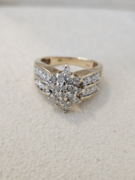 10K Solid Yellow Gold Ring with Round Diamonds Vintage Estate Size 6.5, 5.7 Garm