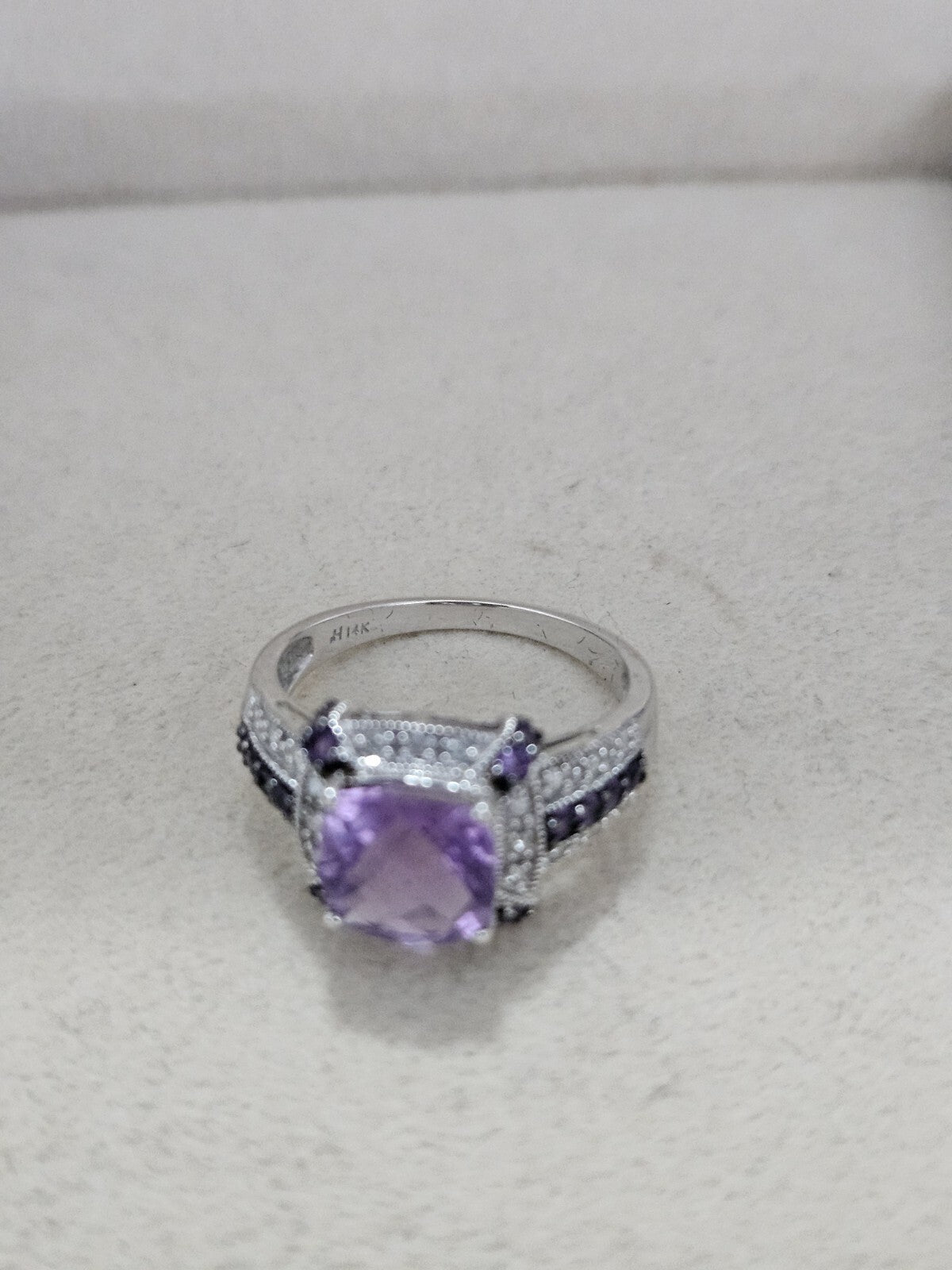 Vintage Estate 14k Yellow Gold Band Ring Emerald Cut Amethyst Size 7