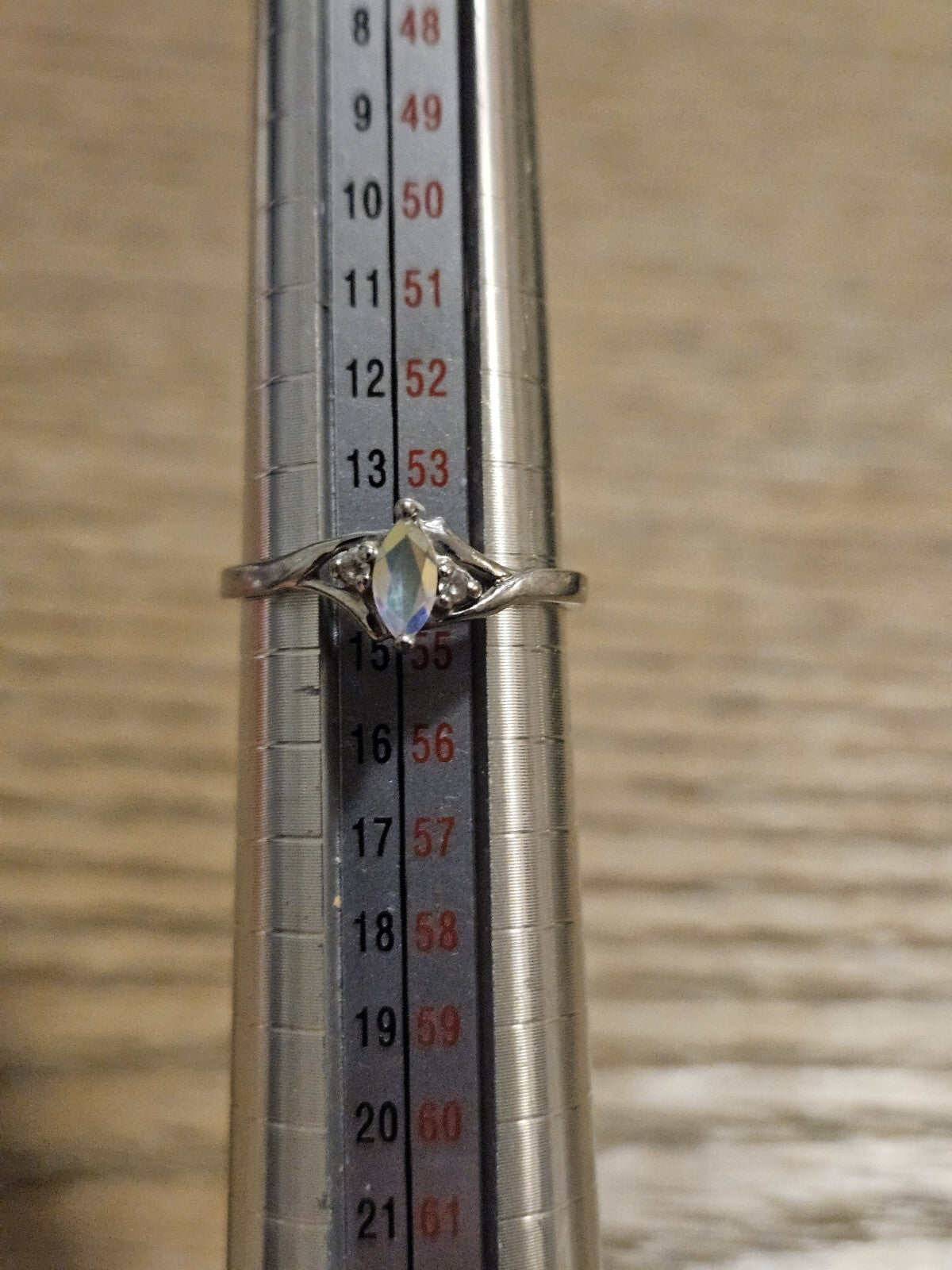 White Gold Ring Size 7 Tested 10k White Gold With Nice Middle Stone 1.3gr