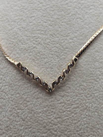 10k Gold Diamond Encrusted V Station Necklace 17in preowened