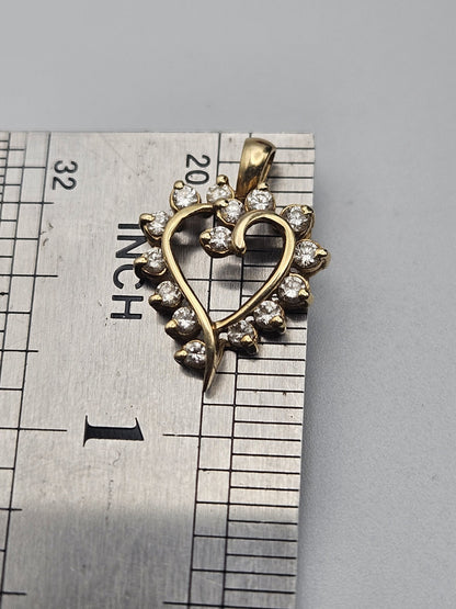 Valentine Natural round diamond 14k Yellow Gold wedding heart Pendant