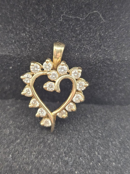 Valentine Natural round diamond 14k Yellow Gold wedding heart Pendant