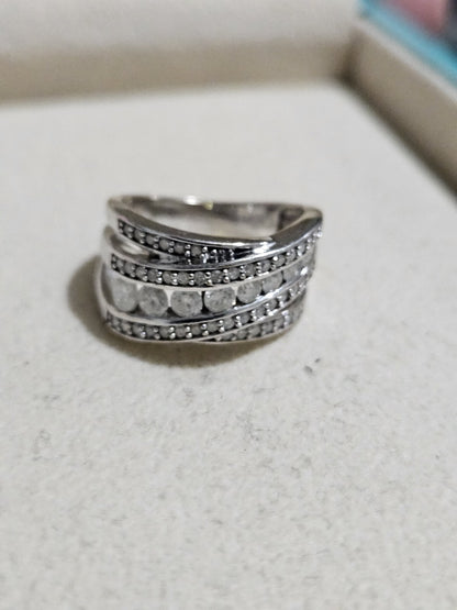 10K White Gold and Natural Diamond Crossover band ring Size 7 women's jewelry preowened
