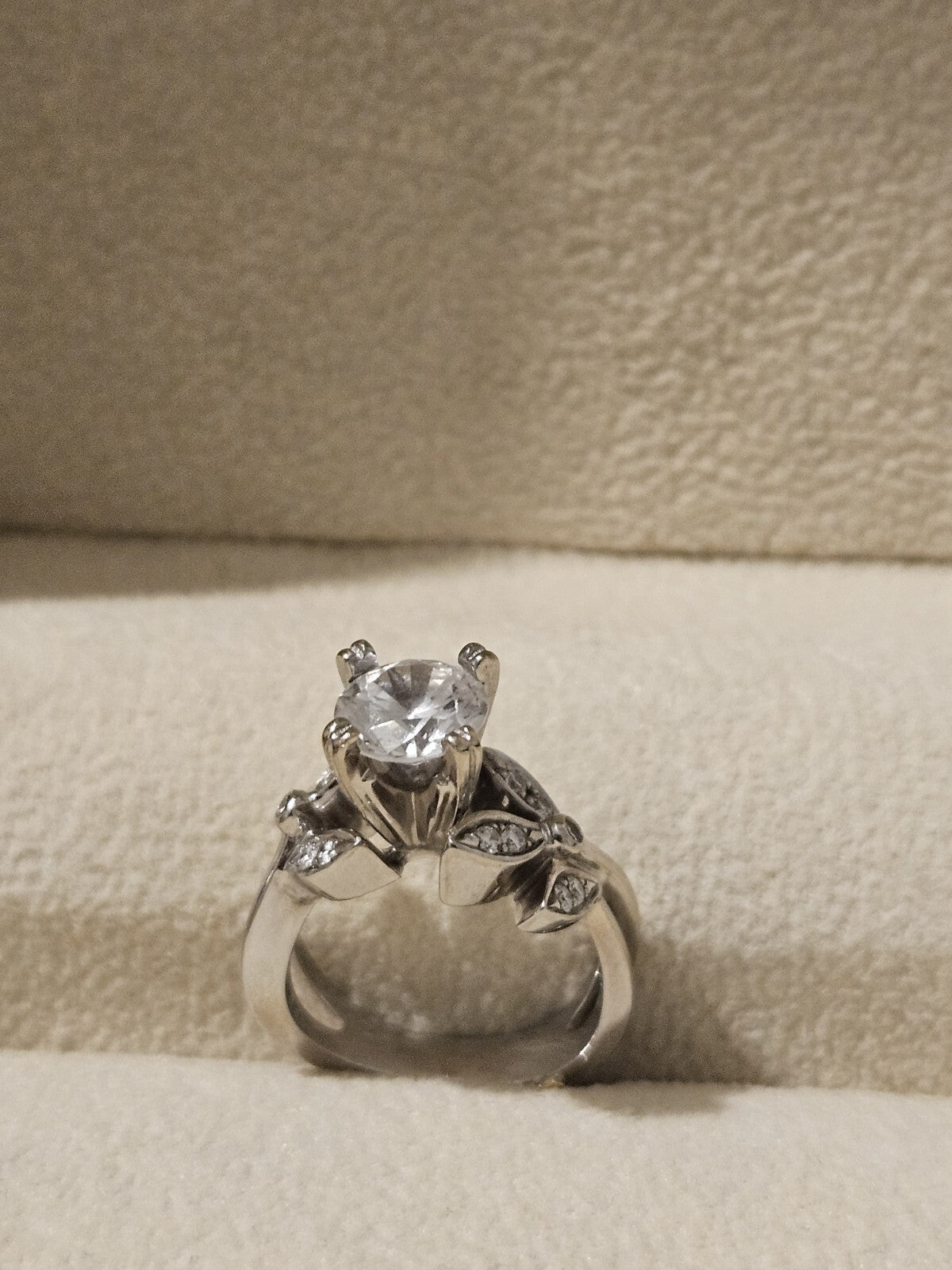18k Solid White Gold Ring Natural Diamond Round Wedding Estate Sale Size 4