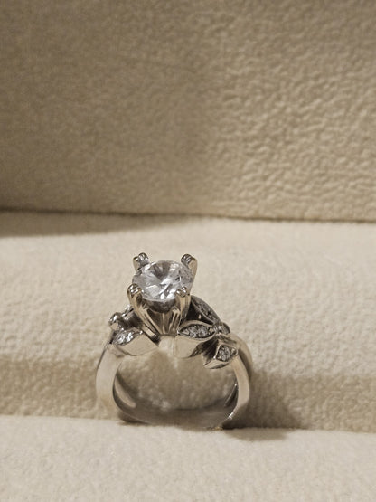 18k Solid White Gold Ring Natural Diamond Round Wedding Estate Sale Size 4