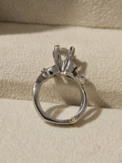18k Solid White Gold Ring Natural Diamond Round Wedding Estate Sale Size 4