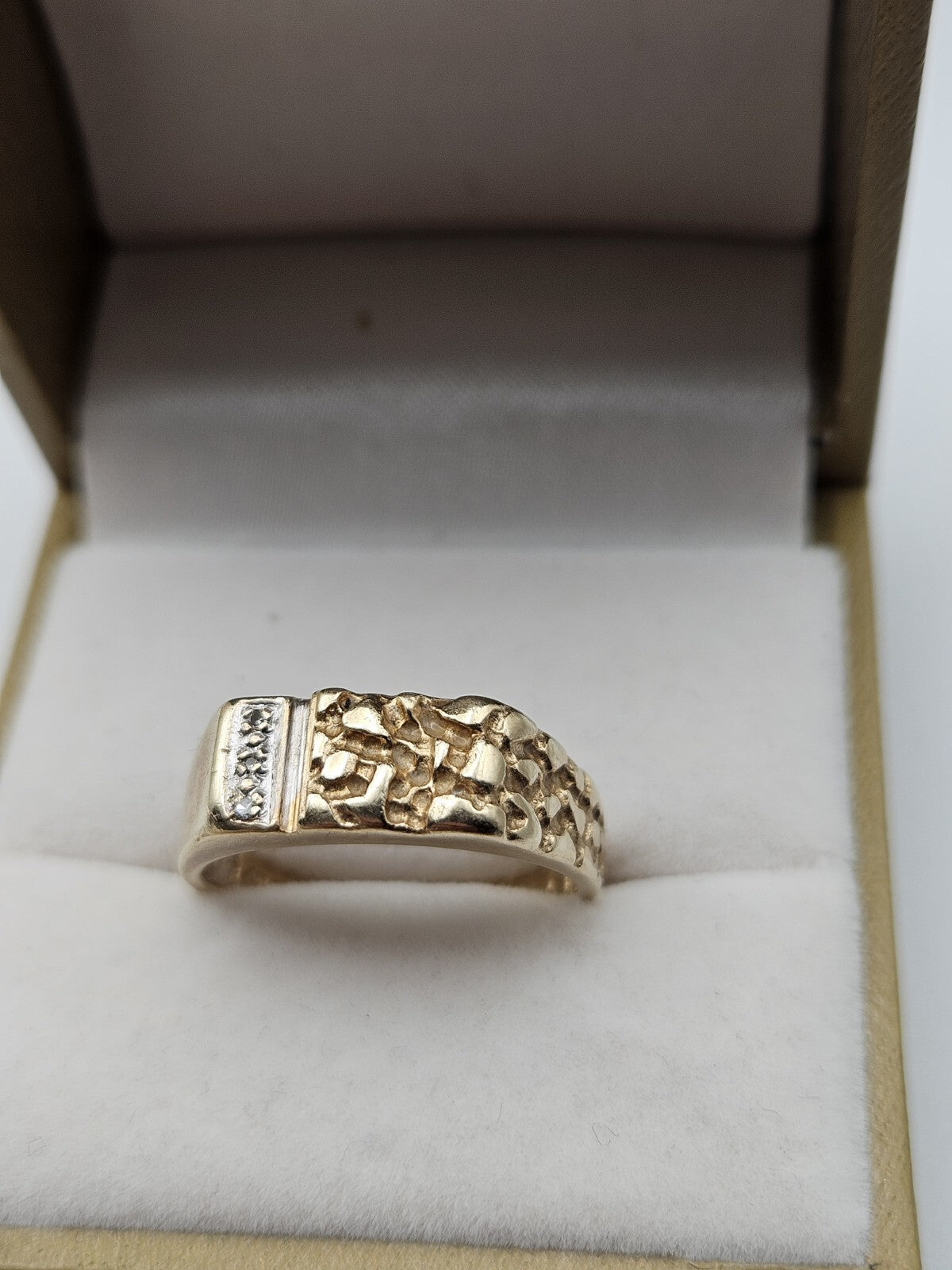Men’s 10k Gold Nugget And Diamond Ring Size 8.75 4.6 Grams preowned