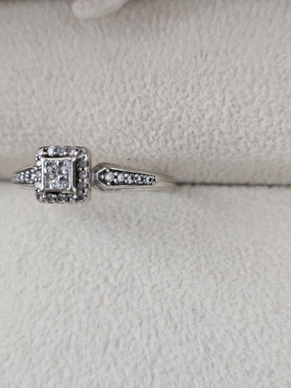 10K Gold Ring Size 8 Natural Diamond Stones  4 Princess Cut And Round 2.3 Grams