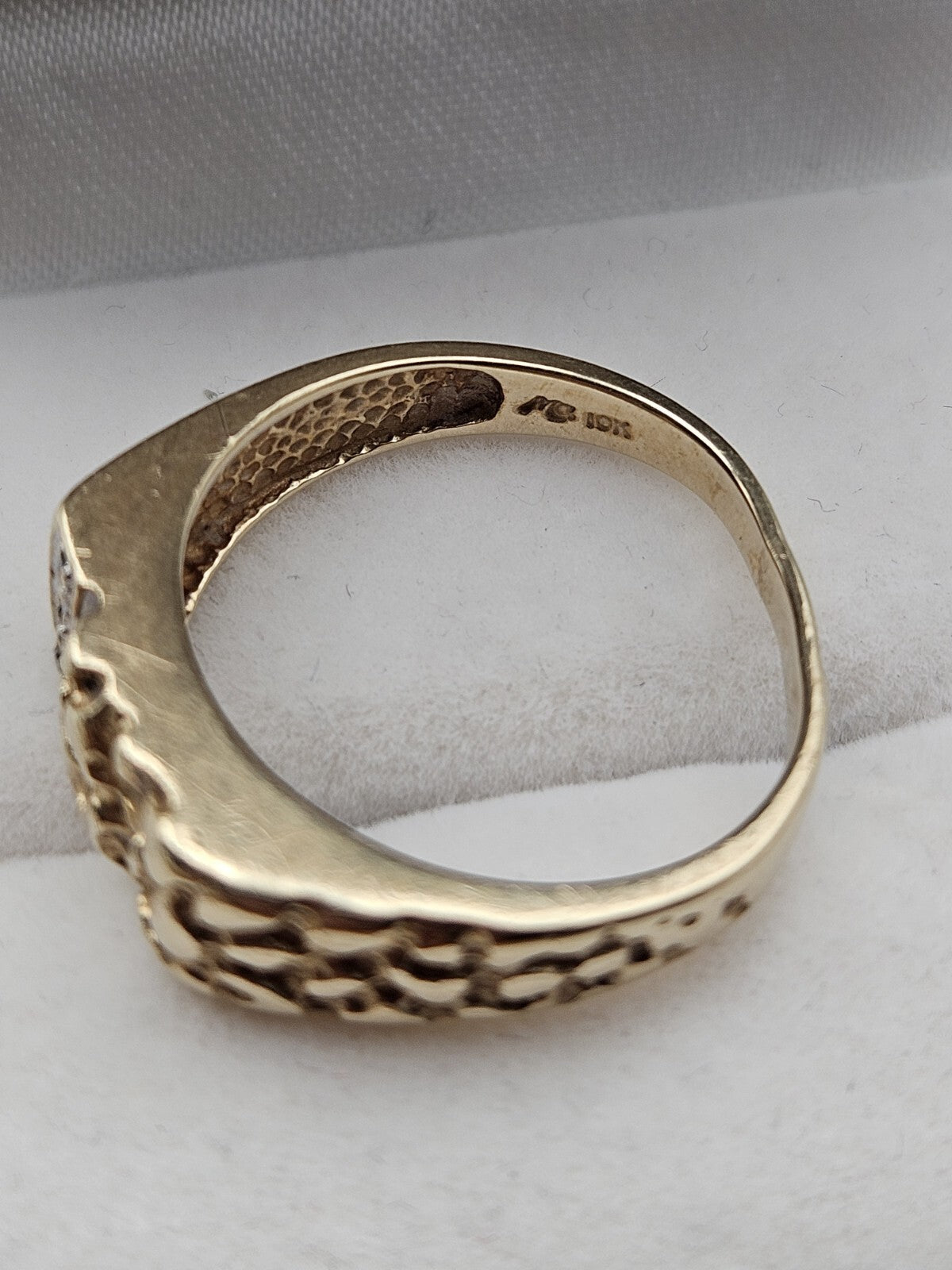Men’s 10k Gold Nugget And Diamond Ring Size 8.75 4.6 Grams preowned