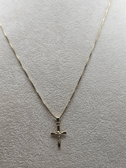 14K yellow gold  dainty chain necklace with cross pendant 21" 4.5 Grams