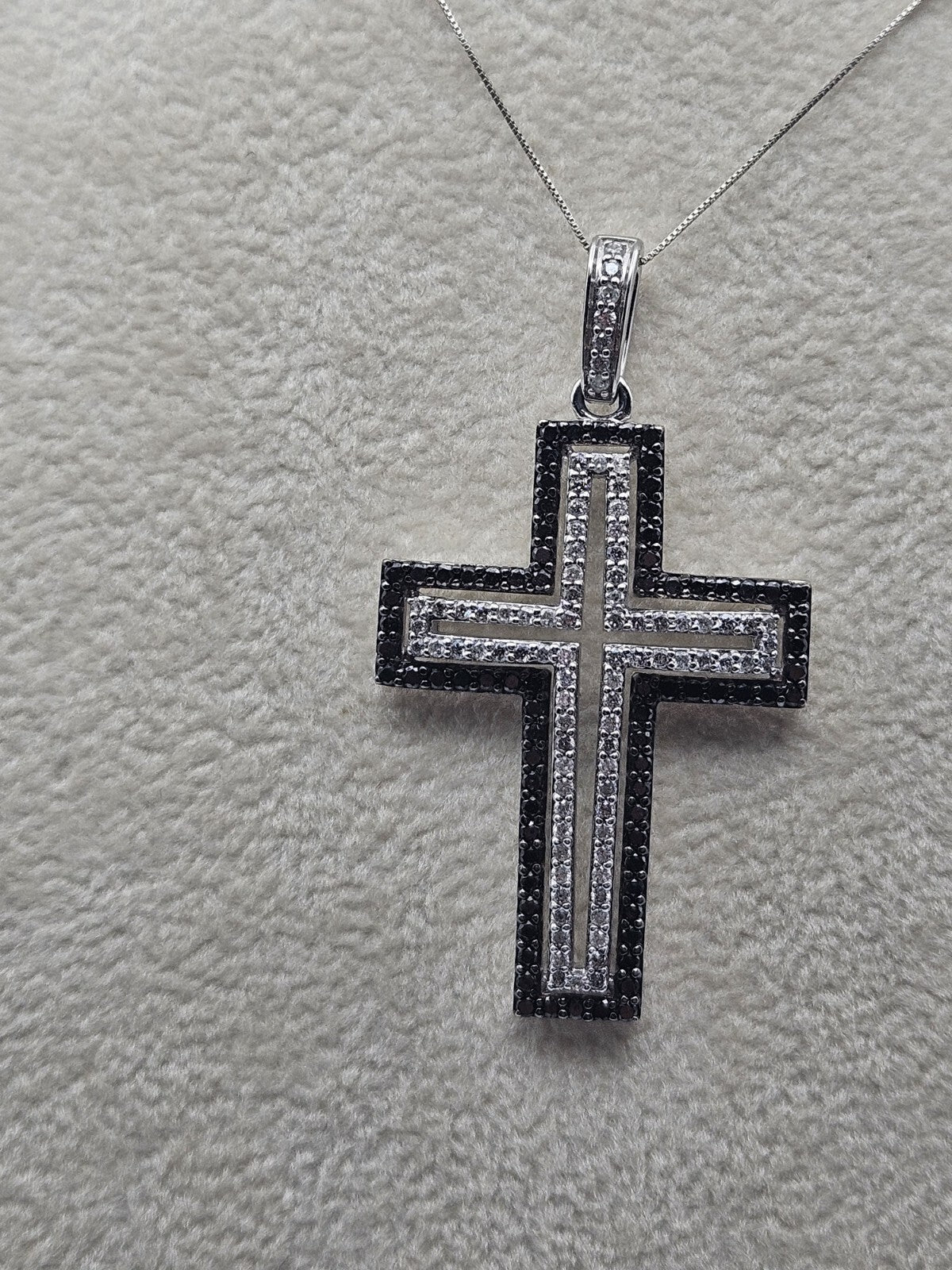 14k Gold Cross Necklace Black And White Natural Diamond Heavy 9 Gram  16.8"