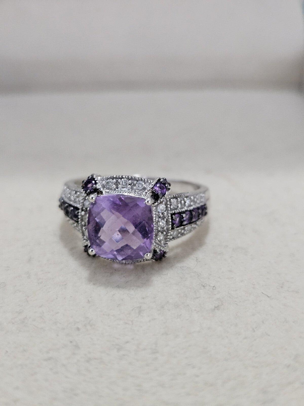 Vintage Estate 14k Yellow Gold Band Ring Emerald Cut Amethyst Size 7