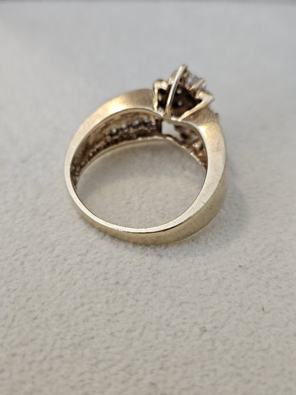10K Solid Yellow Gold Ring with Round Diamonds Vintage Estate Size 6.5, 5.7 Garm