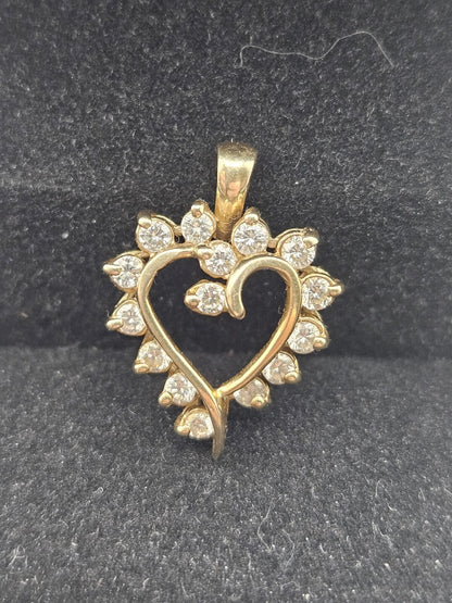 Valentine Natural round diamond 14k Yellow Gold wedding heart Pendant