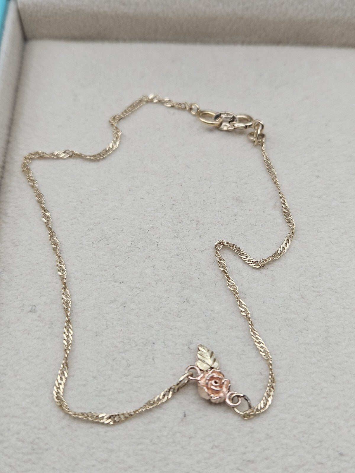Ladies 14k Two-Tone Single Rose Bracelet Size 9.4" 1.5 Grams vintage