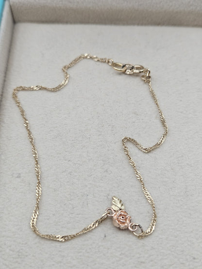 Ladies 14k Two-Tone Single Rose Bracelet Size 9.4" 1.5 Grams vintage