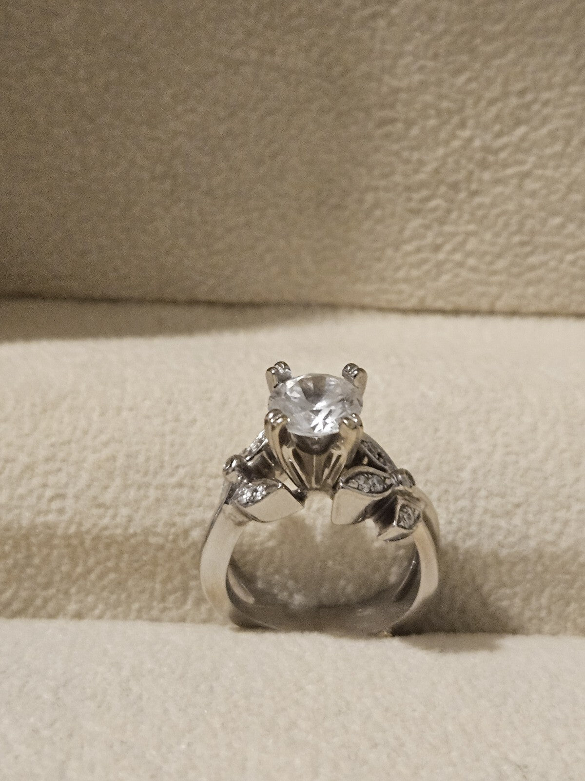 18k Solid White Gold Ring Natural Diamond Round Wedding Estate Sale Size 4