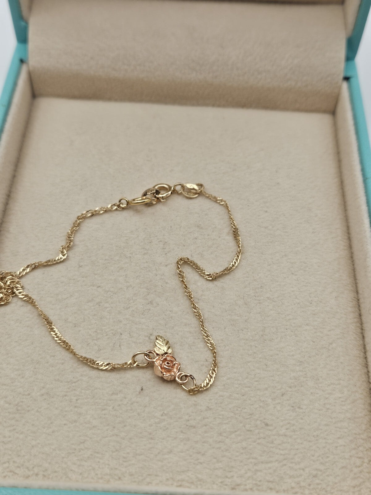 Ladies 14k Two-Tone Single Rose Bracelet Size 9.4" 1.5 Grams vintage