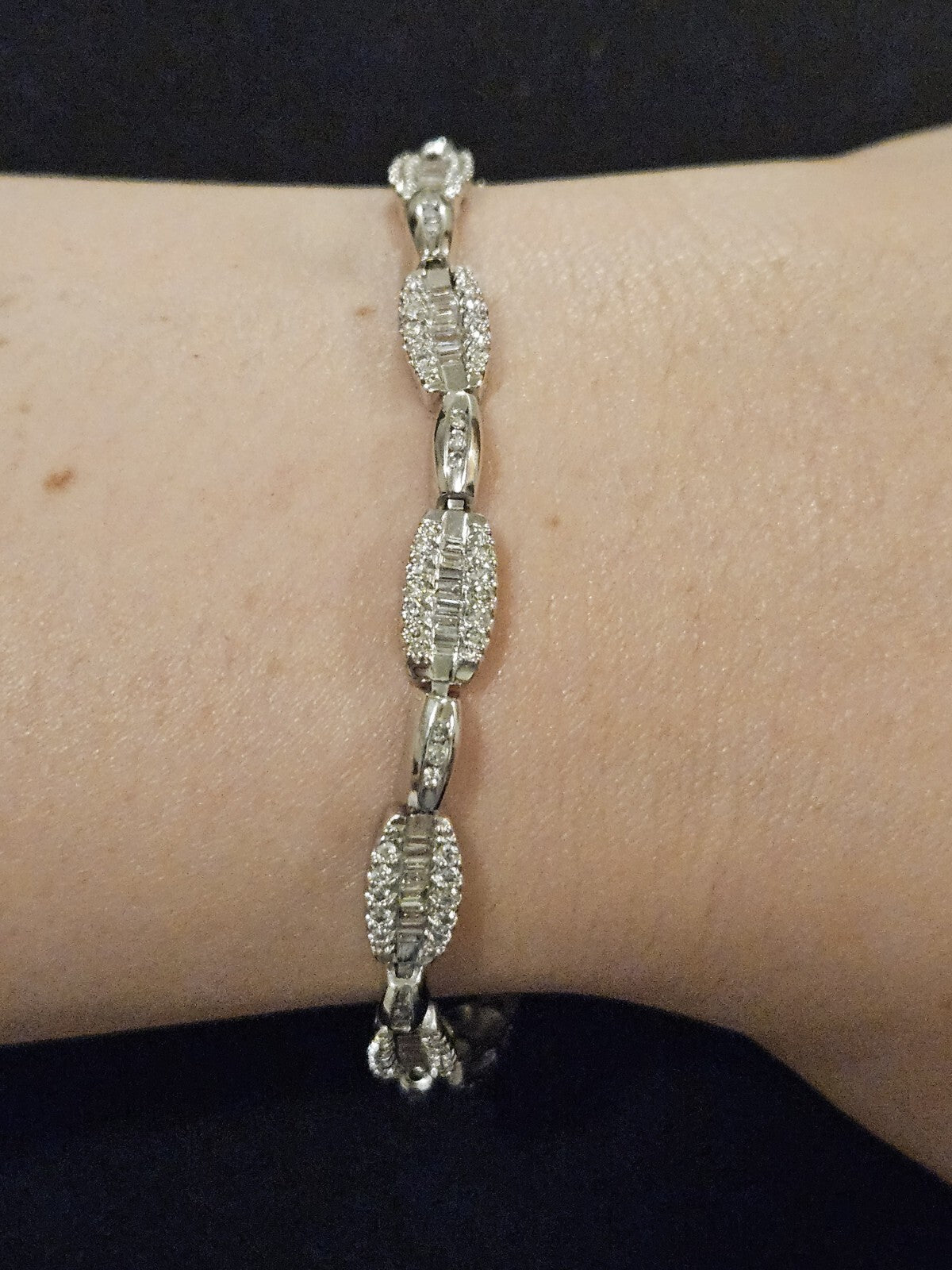 14k Gold Bracelet Tennis Diamond Natural White Gold 7.5" 13.9 gr.