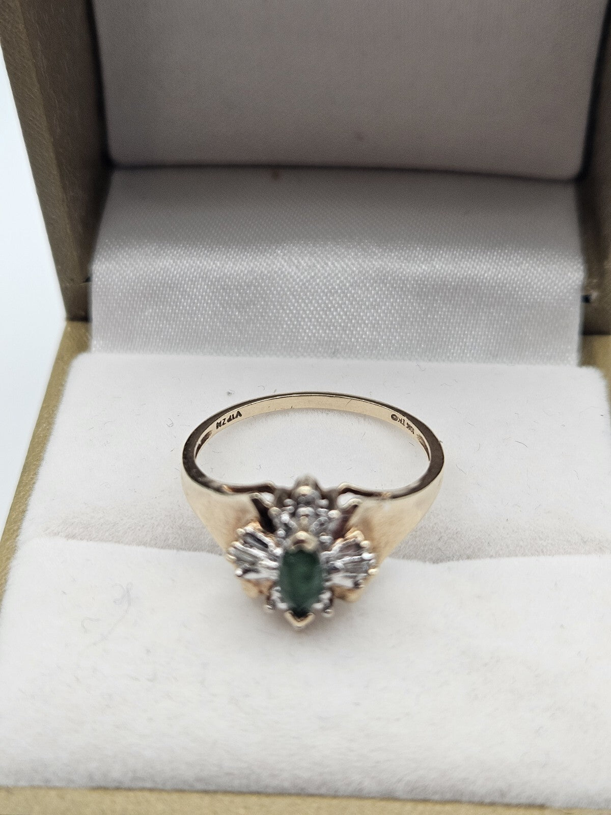 10k Yellow Gold Band Ring Size 7 Prong Set Marquise Green Emerald Diamond vintage preowned