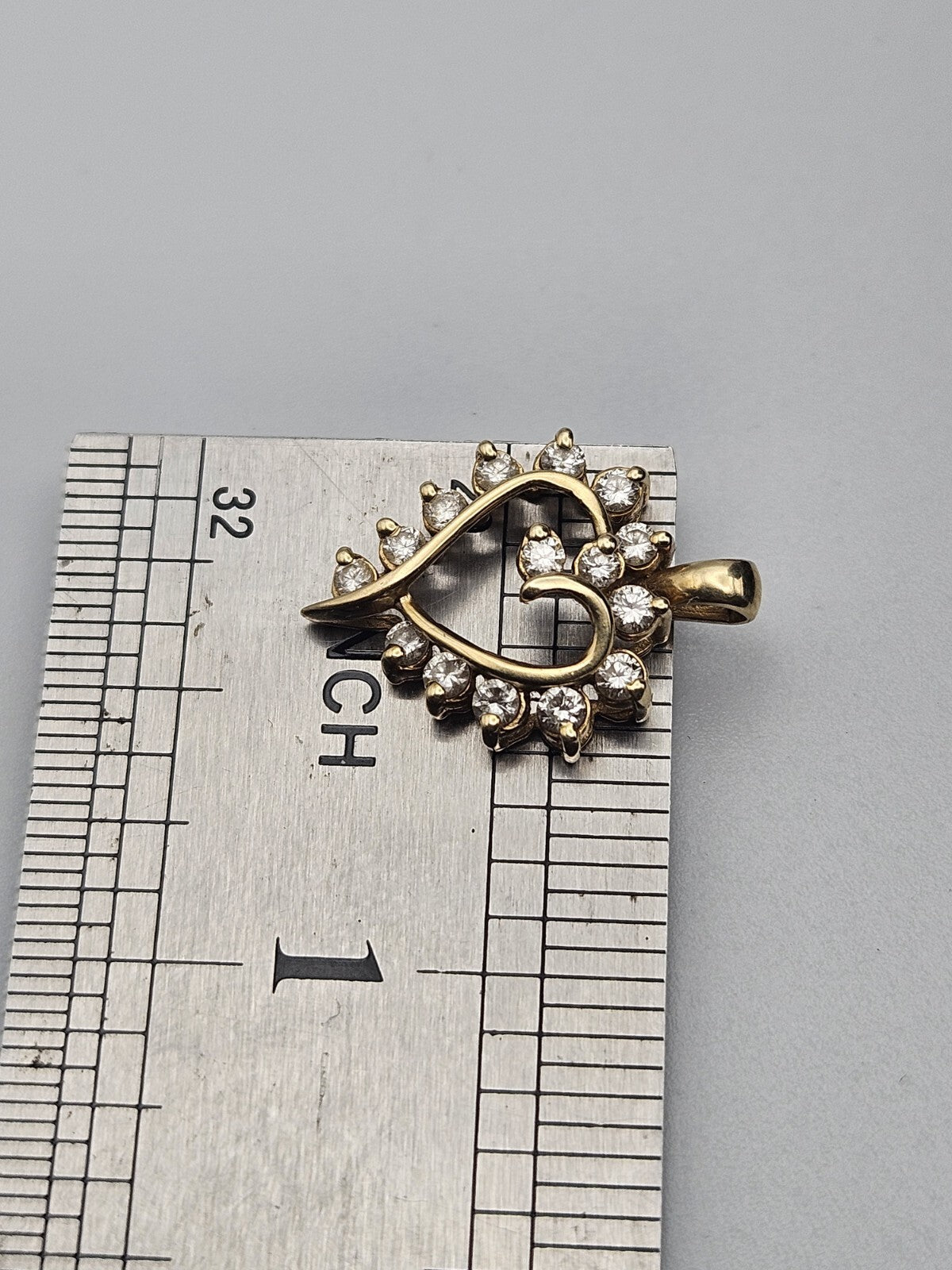Valentine Natural round diamond 14k Yellow Gold wedding heart Pendant