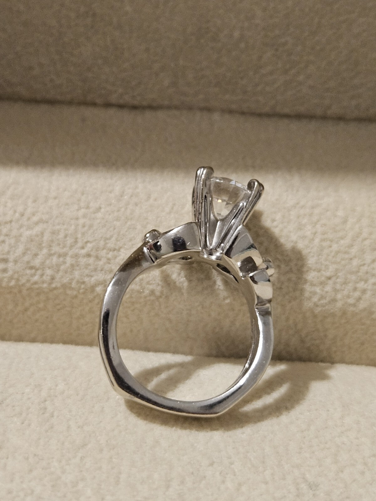 18k Solid White Gold Ring Natural Diamond Round Wedding Estate Sale Size 4