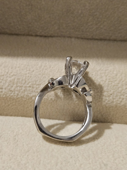 18k Solid White Gold Ring Natural Diamond Round Wedding Estate Sale Size 4