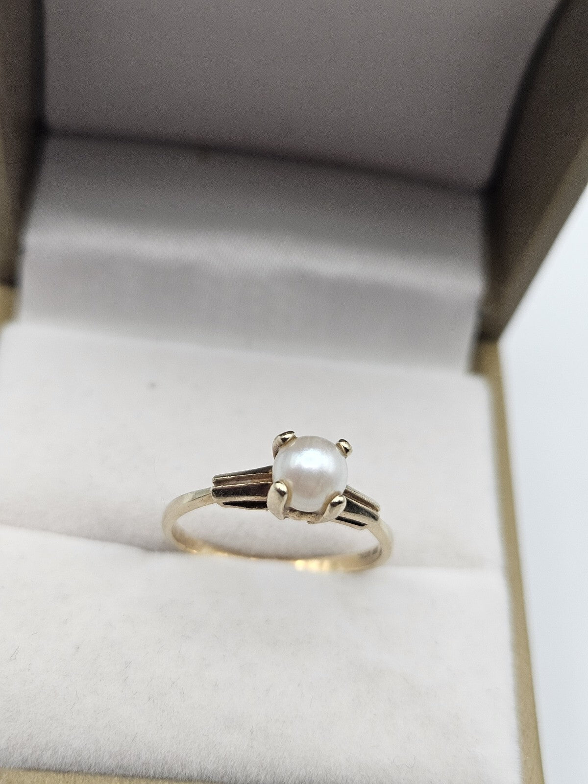 10K Yellow gold solitaire rind pearl gemstone 1 .8 GRAMS SIZE 6 vintage