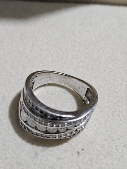 10K White Gold and Natural Diamond Crossover band ring Size 7 women's jewelry preowened