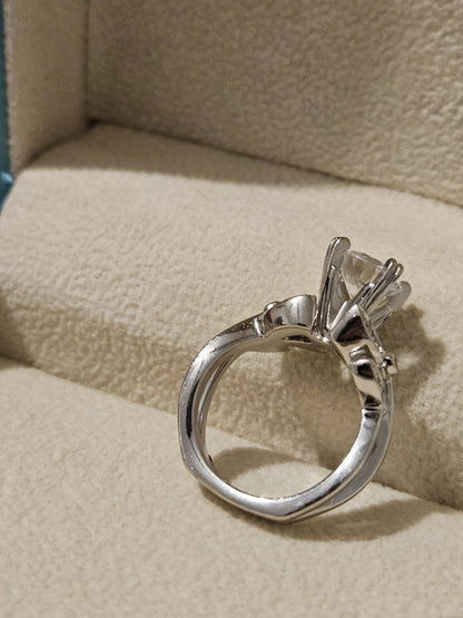 18k Solid White Gold Ring Natural Diamond Round Wedding Estate Sale Size 4
