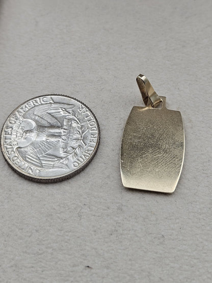 New religious medal for baby Boy 14kt yellow gold Charm 4.8 grs Made In Italy preowned