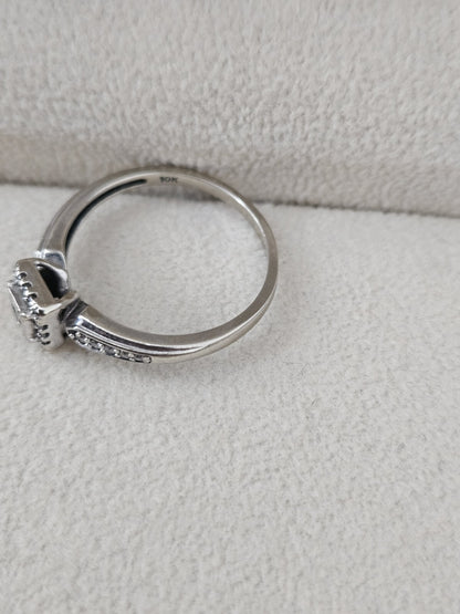 10K Gold Ring Size 8 Natural Diamond Stones  4 Princess Cut And Round 2.3 Grams