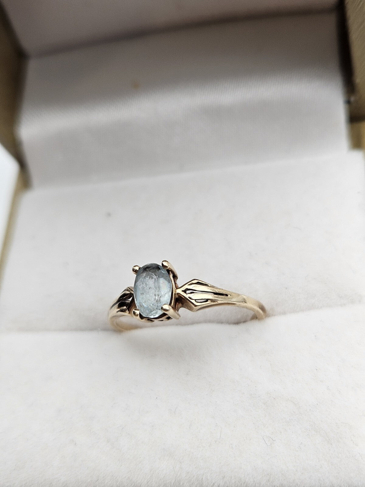 10k Yellow Gold Aquamarine Oval Solitaire Ring Size 5.5 vintage