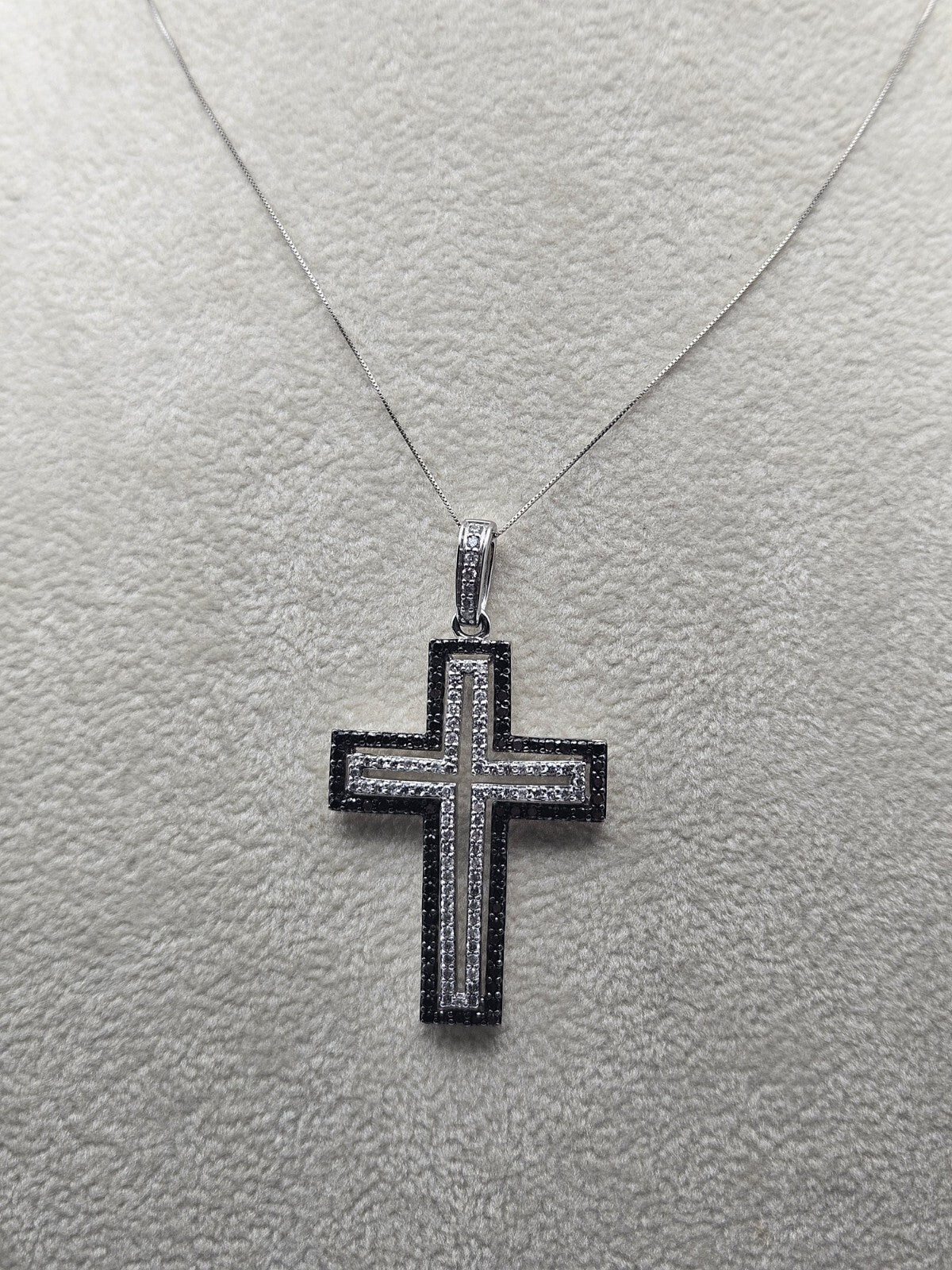 14k Gold Cross Necklace Black And White Natural Diamond Heavy 9 Gram  16.8"