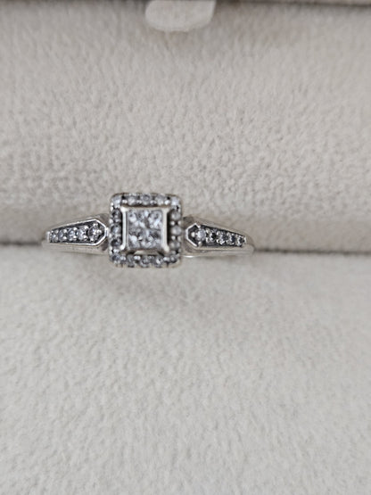 10K Gold Ring Size 8 Natural Diamond Stones  4 Princess Cut And Round 2.3 Grams